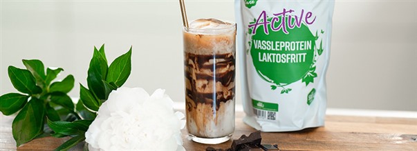 Iskaffe med protein