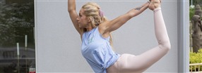 Johanna Hector tipsar: Så kombinerar du yoga med eteriska oljor